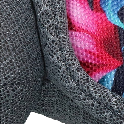 Détail texture tissu filet aéré de la peluche tortue CoolPets — matériau PVC résistant qui sèche rapidement